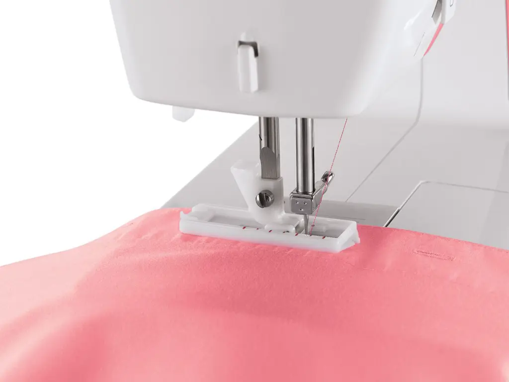 singer-3210-domestic-sewing-machine-buttonhole.webp